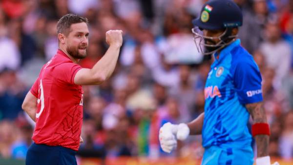  அணியில் இருந்து கழற்றிவிட வேண்டும் 