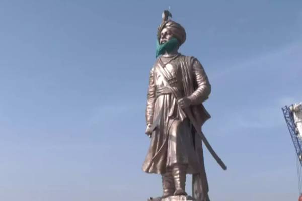 கெம்பே கவுடா சிலை கெம்பே கவுடா சிலை