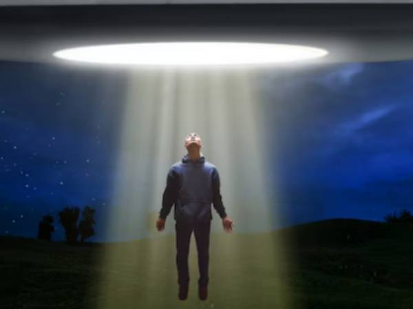 மனிதர்களே ஒரு வேற்று கிரகவாசிகள் 