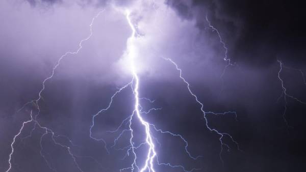 இடி மின்னலுடன் கனமழை 