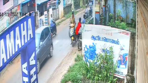  சரமாரியாக தாக்கிக் கொண்டனர் 