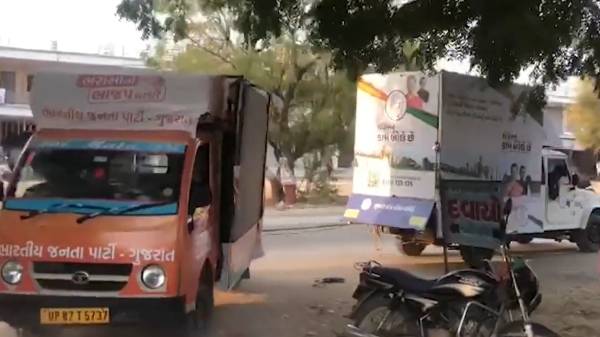 மனிதநேயத்தோடு பார்க்கிறோம் 