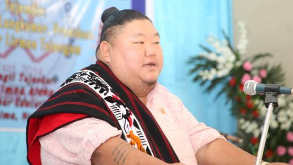 கவனமாகவே இருக்கிறேன்