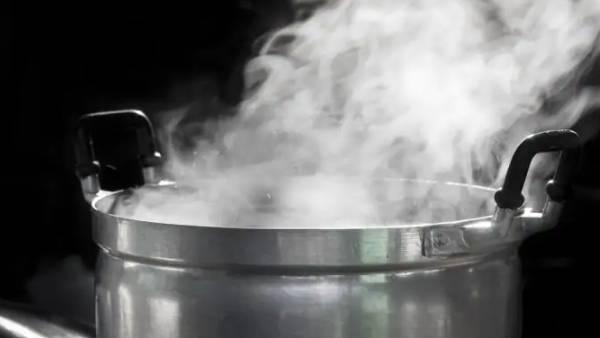  சூடான நீர்