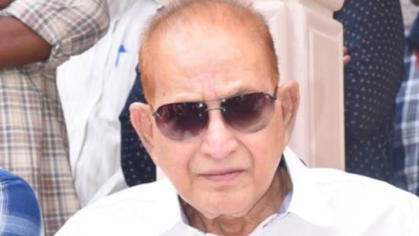  காங்கிரஸ் எம்பி 