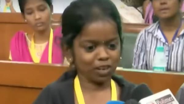 மாணவி நவதாரணி 