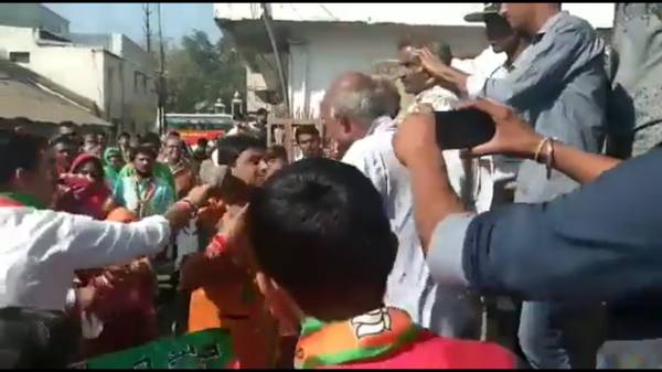  செருப்பு மாலை