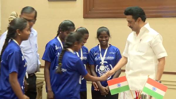  முதல் போட்டி