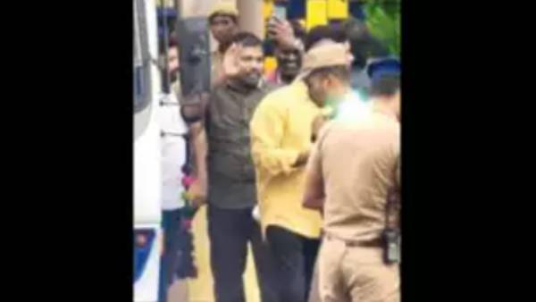  இலங்கை தமிழர்கள் போராட்டம் 