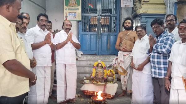வழக்கறுத்தீஸ்வரர் திருக்கோவிலில் 