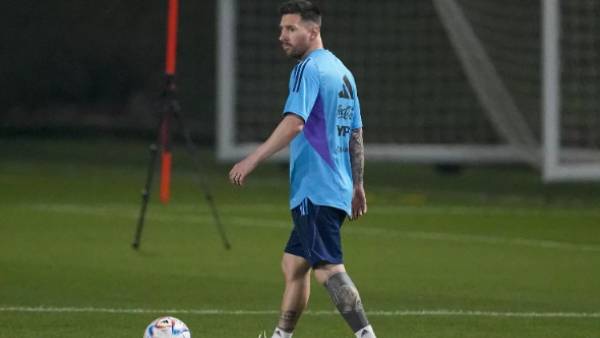 மெஸ்ஸின் அடித்த முதல் கோல் மெஸ்ஸின் அடித்த முதல் கோல்