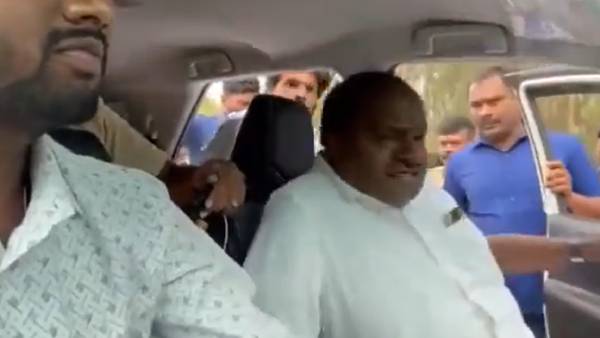 மன்னிப்பு கேட்ட குமாரசாமி 