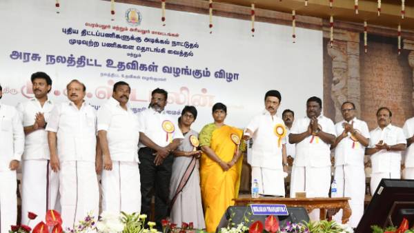 கடும் போட்டி கடும் போட்டி