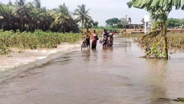 முகாம்களில் 52,751 பேர் 