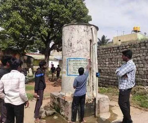 கோமியத்தில் கழுவப்பட்ட தொட்டி 