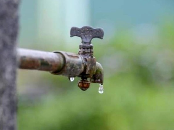 தண்ணீர் குடித்த தலித் 