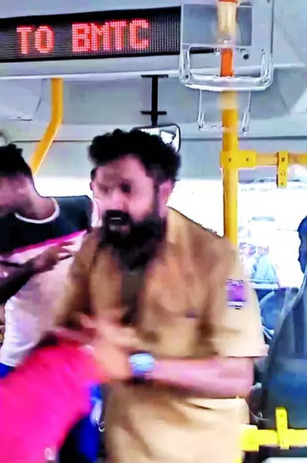 நடுவிரல் நடுவிரல்