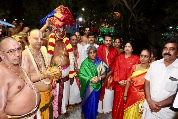 தாயார் கஜ வாகன சேவை 