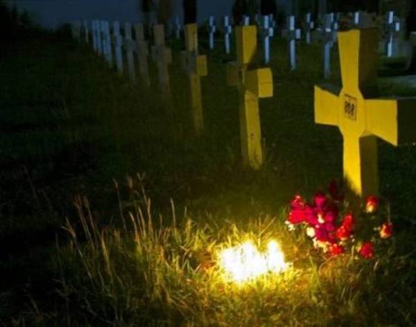  தனிமரமானார்