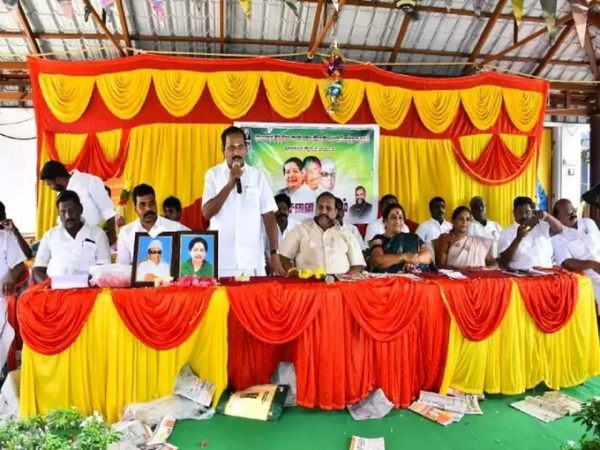 மாஜி எம்.எல்.ஏ. சந்திரசேகரன் மாஜி எம்.எல்.ஏ. சந்திரசேகரன்