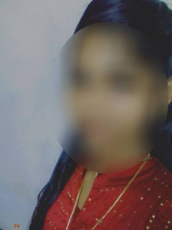 பெண்ணுக்காக கட்டிப்புரண்ட இளைஞர்கள் 