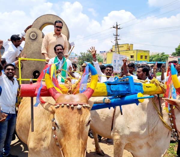 வெளியேற வேண்டும் 