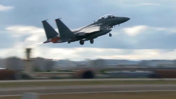 போர் விமானத்தில் பயிற்சி போர் விமானத்தில் பயிற்சி