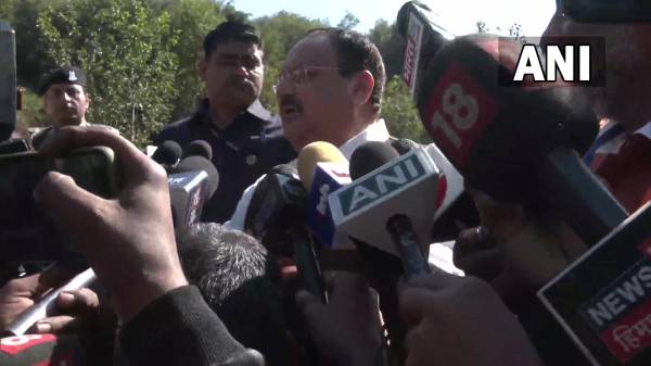 ஓட்டுப்போட்ட தலைவர்கள்