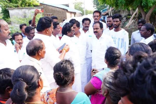 பள்ளிகளுக்கு விடுமுறை 