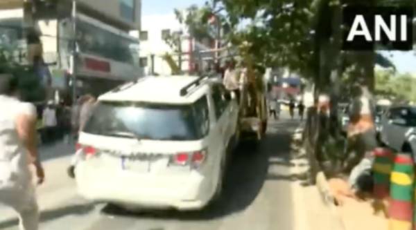 முதல்வரின் வீடு முற்றுகை 