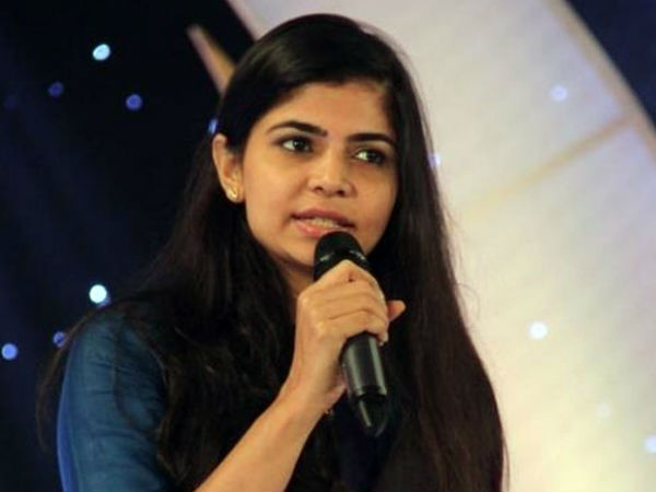  பாடகி சின்மயி 