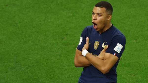 கால்பந்து புயல் 