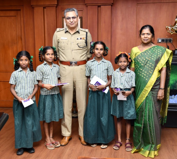 நேரில் அழைத்து பாராட்டு