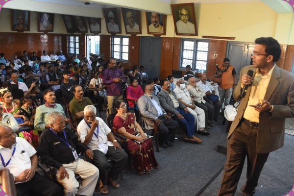 ராம்பிரசாத் மனோகர்