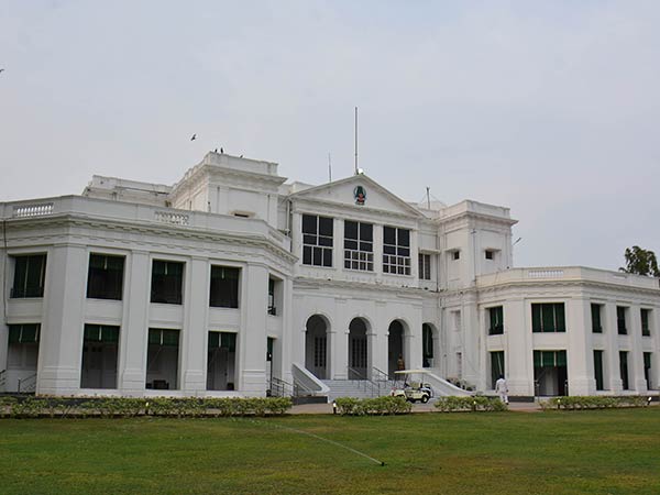 ஆளுநர் மாளிகை 