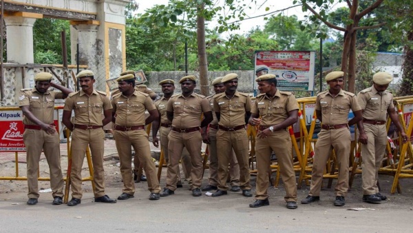 போலீஸ் ஸ்கெட்ச்