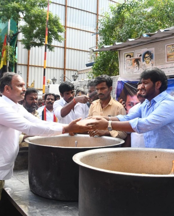 தேமுதிக அலுவலகம் 