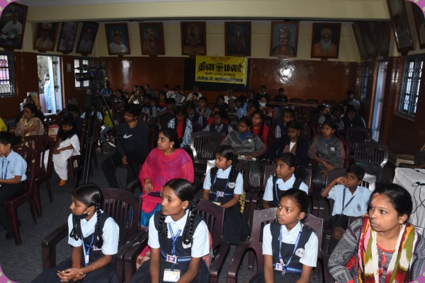 மாணவர்களுக்கு போட்டிகள்