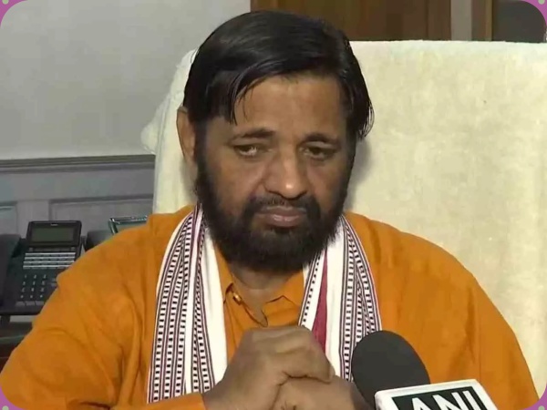 இளம் விதவையாக நிற்கும் மருமகள்