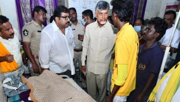 ரூ.10 லட்சம் நிதியுதவி