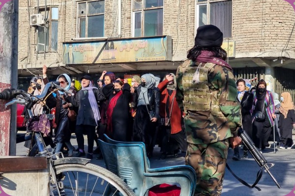 அதிர அதிர எதிர்ப்பு