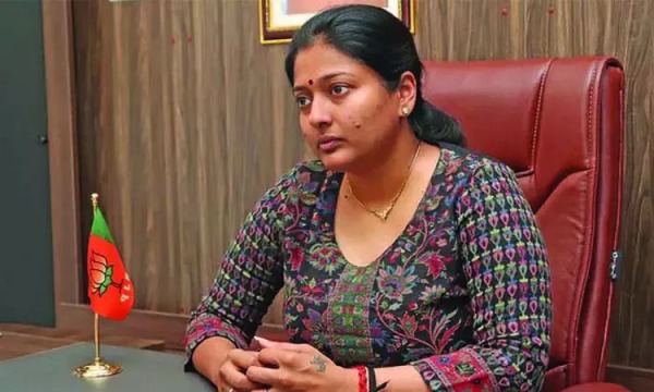 காயத்ரி ரகுராம் அப்செட் 