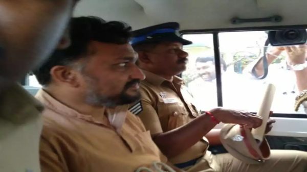 பியூஷ் மானுஷ் கைது 