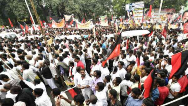 அதிமுக ஆர்ப்பாட்டம் 