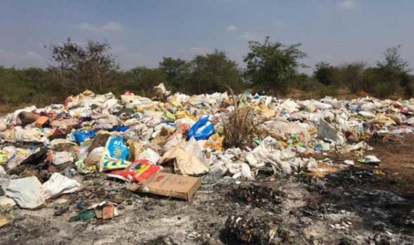 கழிவுகளை தமிழ்நாட்டில் கொட்டும் கும்பல் 