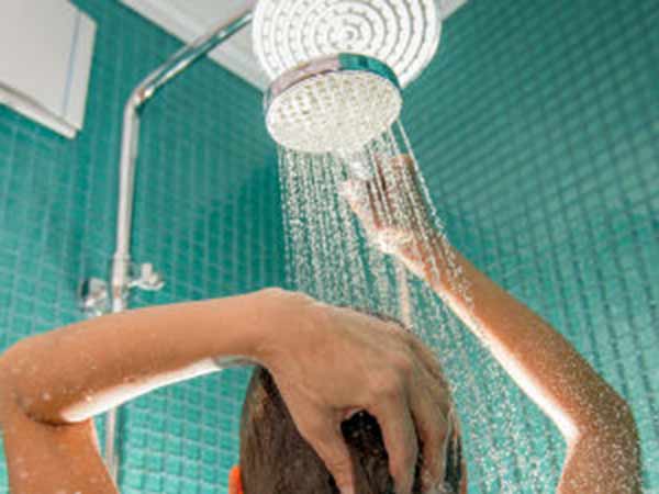 வீட்டு உரிமையாளரிடம் புகார்