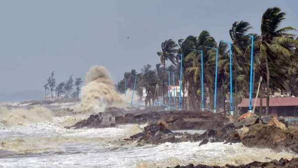 புயல் எச்சரிக்கை 