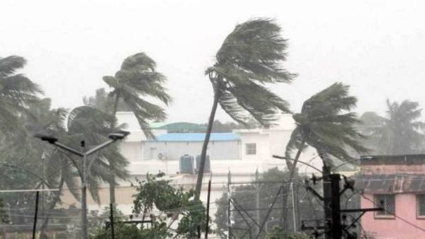  பலத்த காற்று