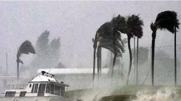 தாக்கிய புயல்கள் 