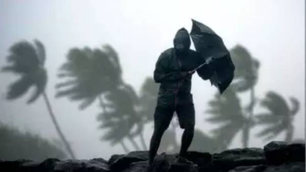 மாண்டஸ் புயல் சேதம் 